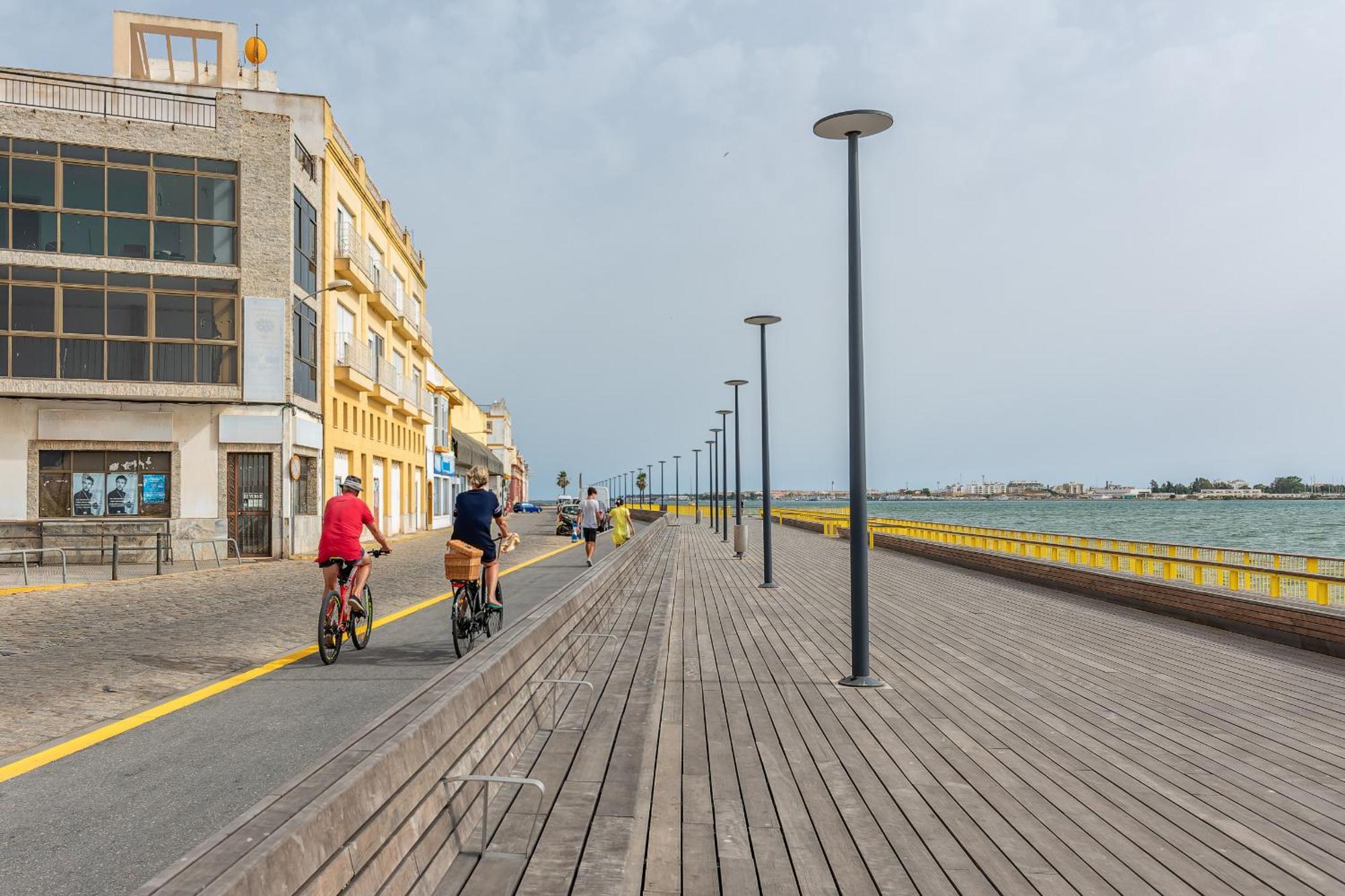 Vinos & Vinilos By H Apartament Ayamonte